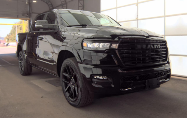 2025 Ram 1500 Laramie — photo 2 of 8