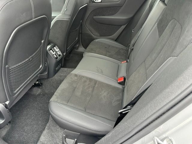 2023 Volvo C40 Recharge Pure Electric Ultimate — photo 15 of 34