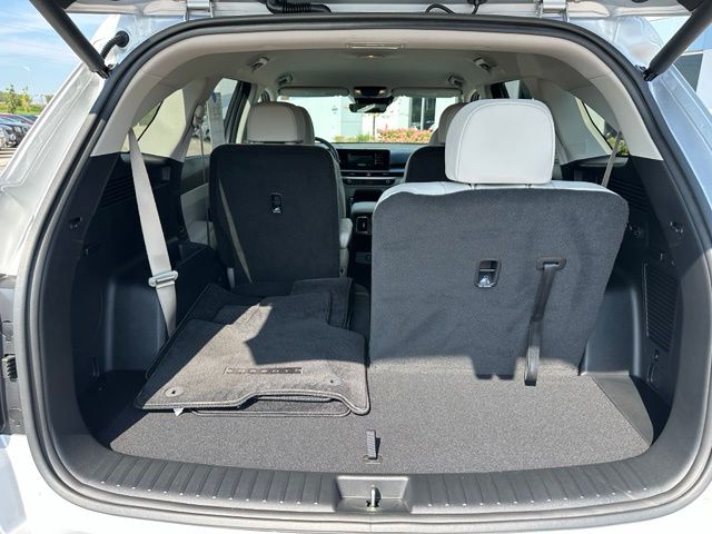 2025 Kia Sorento Plug-In Hybrid EX — photo 14 of 34