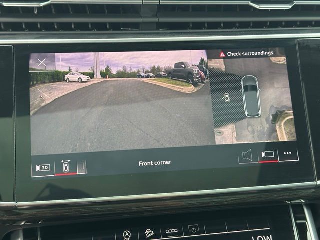 2025 Audi Q7 55 Premium Plus — photo 31 of 34