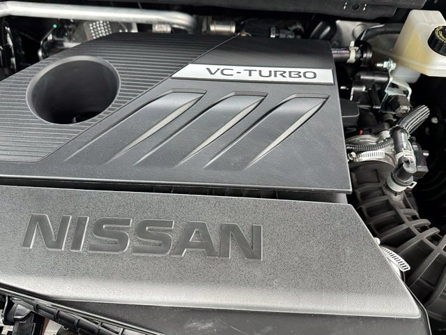 2024 Nissan Rogue Platinum — photo 10 of 38