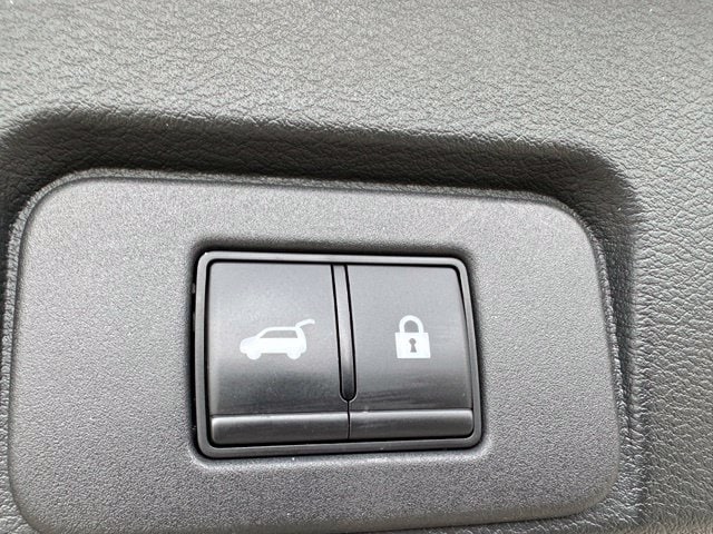 2024 Nissan Rogue Platinum — photo 15 of 38