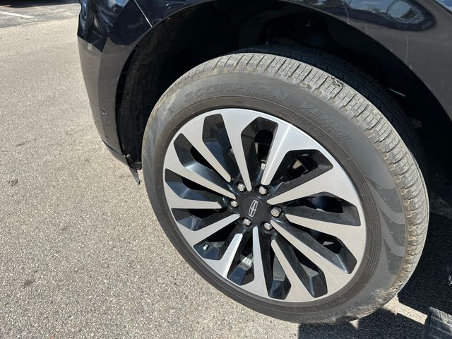 2022 Lincoln Navigator Reserve — photo 8 of 38