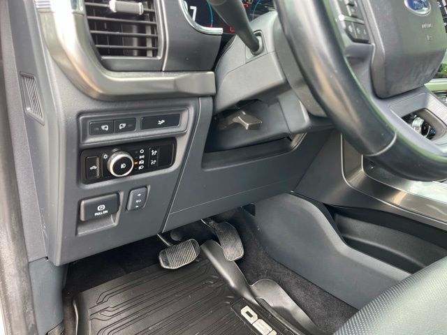 2023 Ford F-150 Lariat — photo 16 of 30