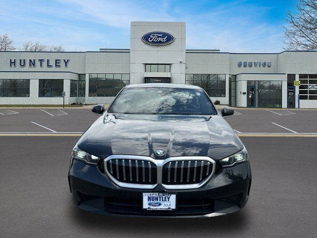 2025 BMW 5 Series 530i xDrive — photo 3 of 27