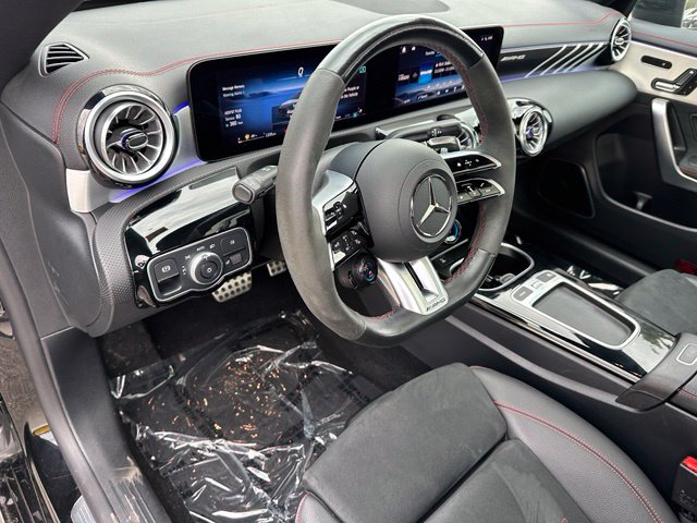 2025 Mercedes-Benz CLA CLA 35 AMG® — photo 22 of 31