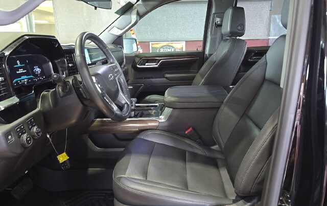 2024 Chevrolet Silverado 1500 LT Trail Boss — photo 6 of 11