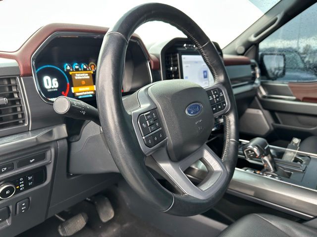 2023 Ford F-150 Lariat — photo 17 of 37