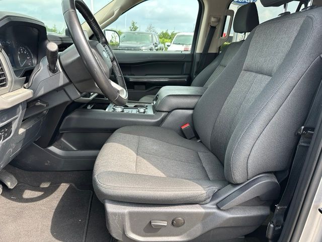 2024 Ford Expedition XLT — photo 17 of 25