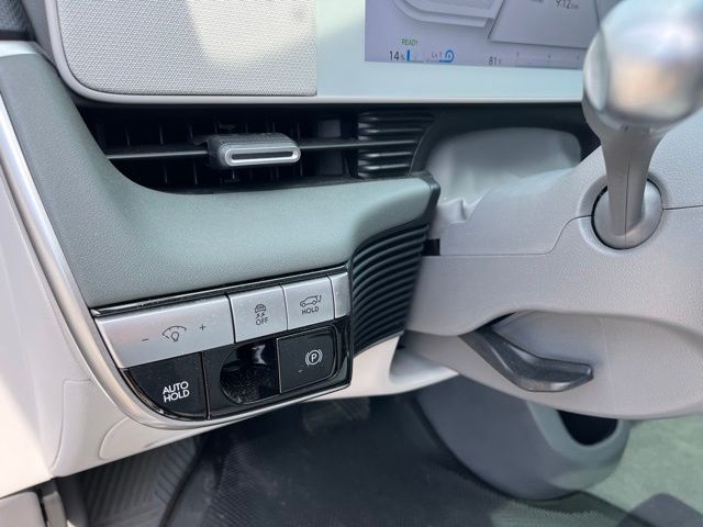 2023 Hyundai IONIQ 5 Limited — photo 22 of 35