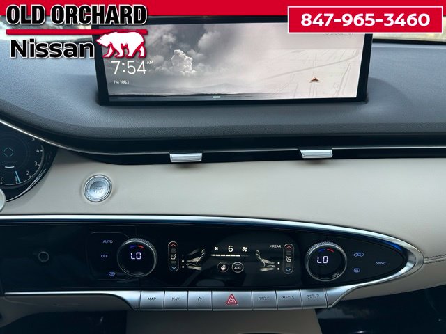 2023 Genesis GV70 2.5T — photo 18 of 25