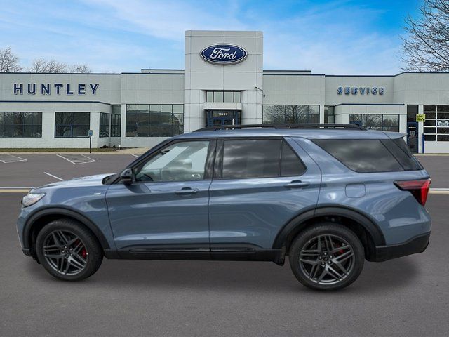 2025 Ford Explorer ST-Line — photo 7 of 31