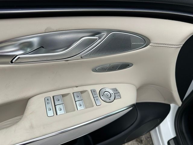 2026 Genesis GV70 2.5T Advanced — photo 21 of 37