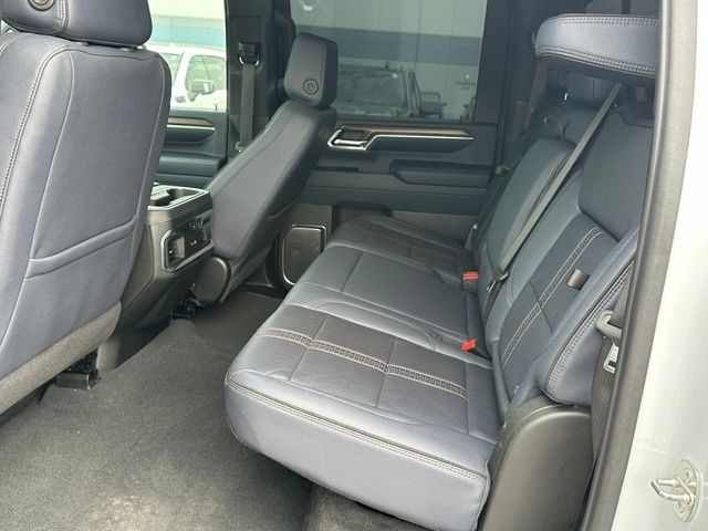 2024 Chevrolet Silverado 2500HD High Country — photo 10 of 53