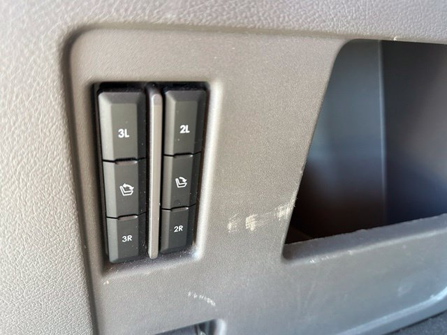 2023 Lincoln Navigator L Reserve — photo 13 of 37