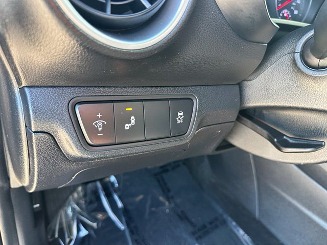 2023 Kia Forte LXS — photo 19 of 30