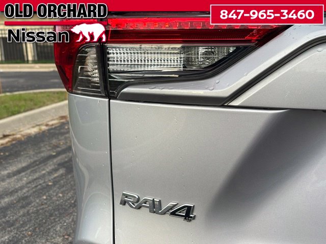 2021 Toyota RAV4 XLE Premium — photo 6 of 22