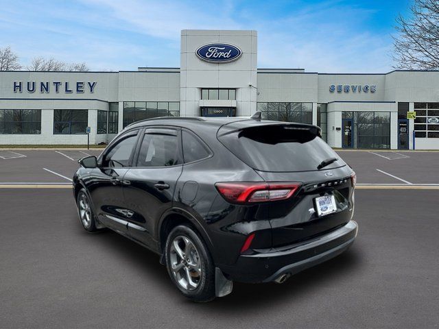 2023 Ford Escape ST-Line Select — photo 6 of 33