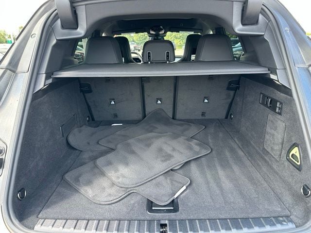 2023 BMW iX xDrive50 — photo 29 of 44