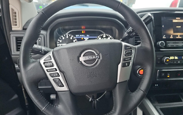 2024 Nissan Titan SV — photo 8 of 9