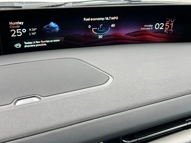 2025 Lincoln Navigator L Reserve — photo 33 of 41