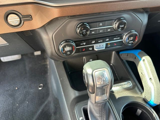 2023 Ford Bronco Outer Banks — photo 19 of 25