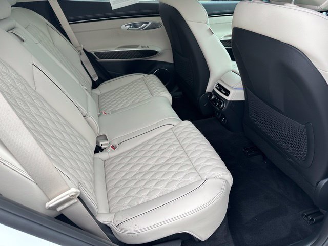 2025 Genesis GV70 3.5T Sport — photo 11 of 41