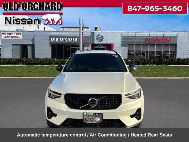 2025 Volvo XC40 B5 Plus Dark Theme — photo 2 of 22