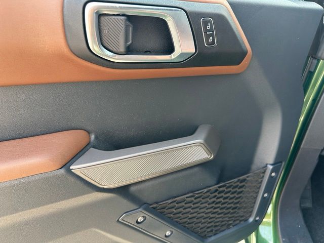 2023 Ford Bronco Outer Banks — photo 14 of 25