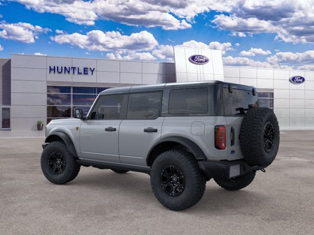 2026 Ford Bronco Badlands — photo 5 of 58