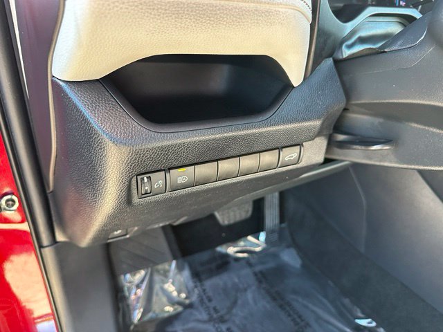 2024 Toyota RAV4 Hybrid XLE — photo 21 of 29