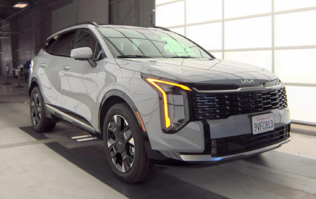2026 Kia Sportage Hybrid SX Prestige — photo 2 of 10