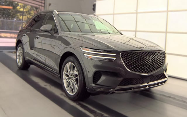 2022 Genesis GV70 2.5T — photo 3 of 11