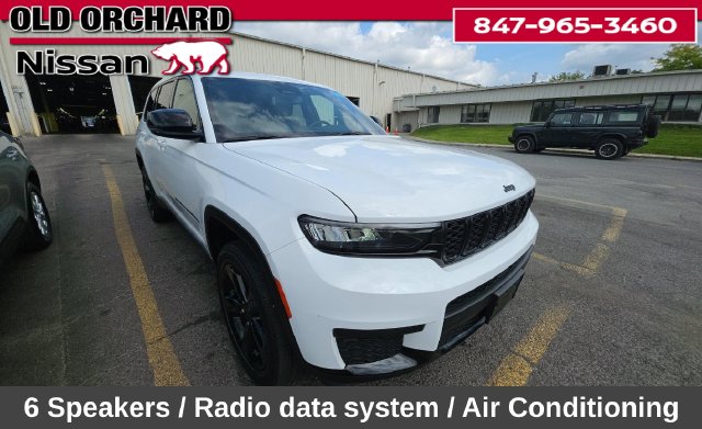 2023 Jeep Grand Cherokee L Altitude — photo 2 of 12