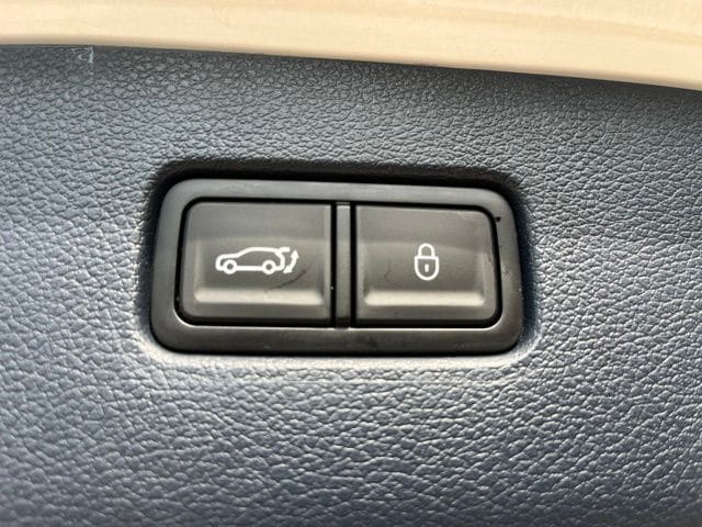 2023 Genesis GV80 3.5T — photo 12 of 38