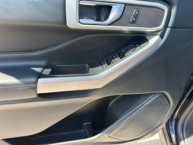 2023 Ford Explorer XLT — photo 23 of 29