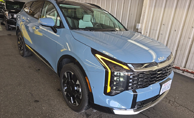 2026 Kia Sportage Hybrid SX Prestige — photo 2 of 8