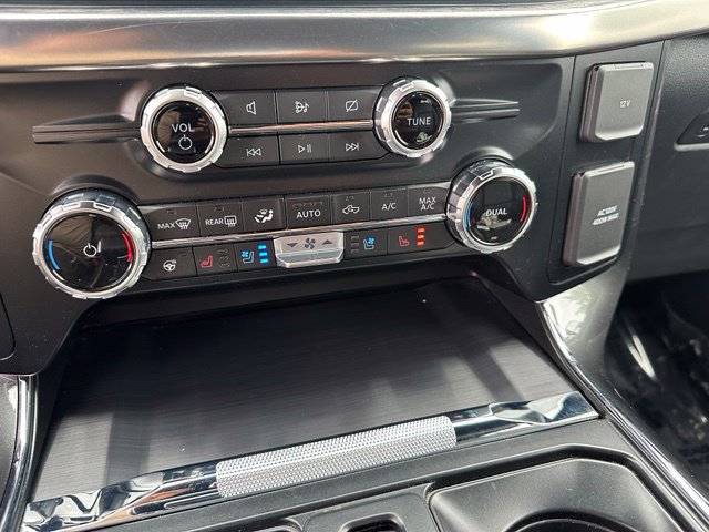 2023 Ford F-150 Lariat — photo 17 of 26