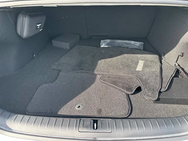 2025 Genesis G70 3.3T Sport Advanced — photo 12 of 39