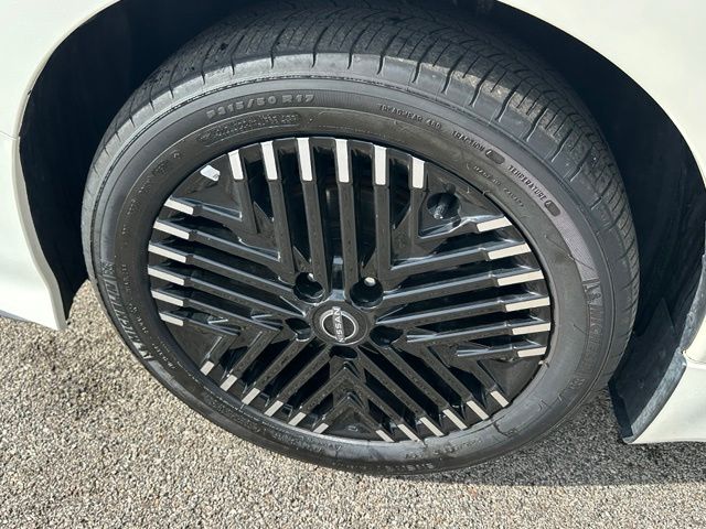 2025 Nissan Leaf SV Plus — photo 8 of 28