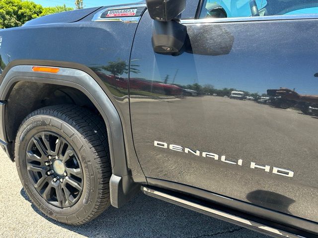 2023 GMC Sierra 3500HD Denali — photo 9 of 33