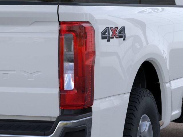 2026 Ford F-350SD XLT — photo 22 of 52
