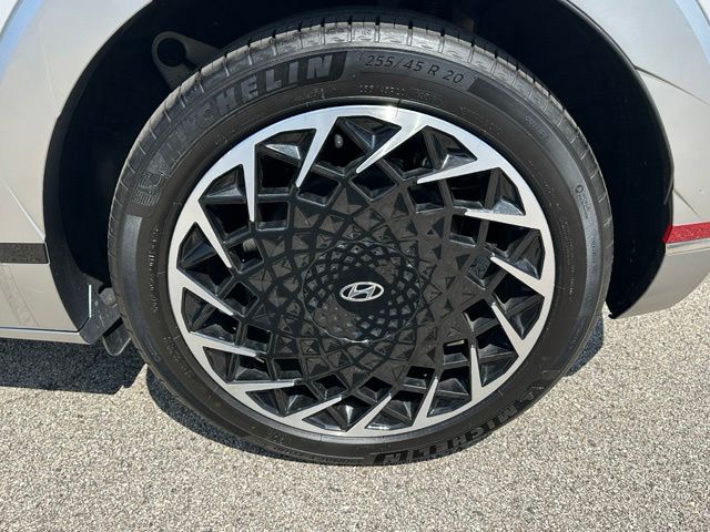 2024 Hyundai IONIQ 5 Limited — photo 8 of 38