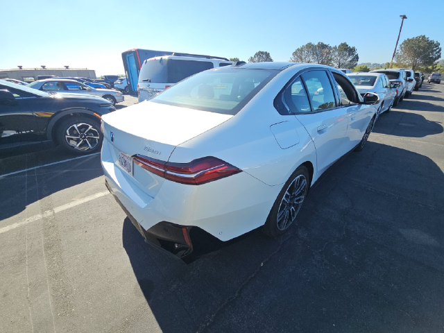 2026 BMW 5 Series 530i xDrive — photo 3 of 9