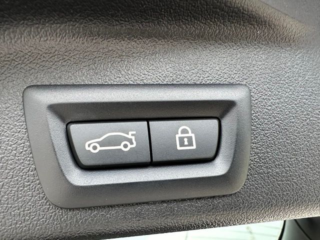 2022 BMW X5 xDrive45e — photo 32 of 46