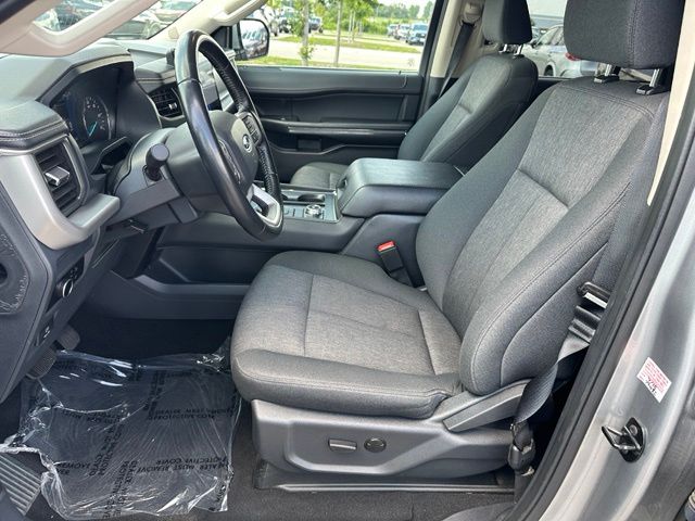 2024 Ford Expedition Max XLT — photo 19 of 41