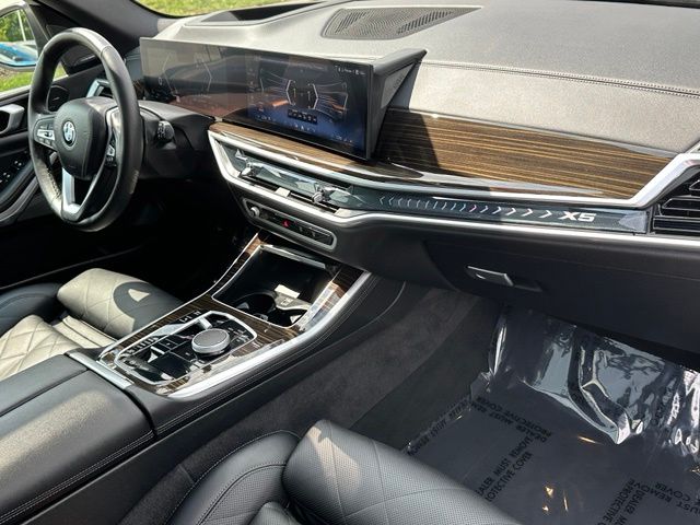 2025 BMW X5 xDrive40i — photo 10 of 31