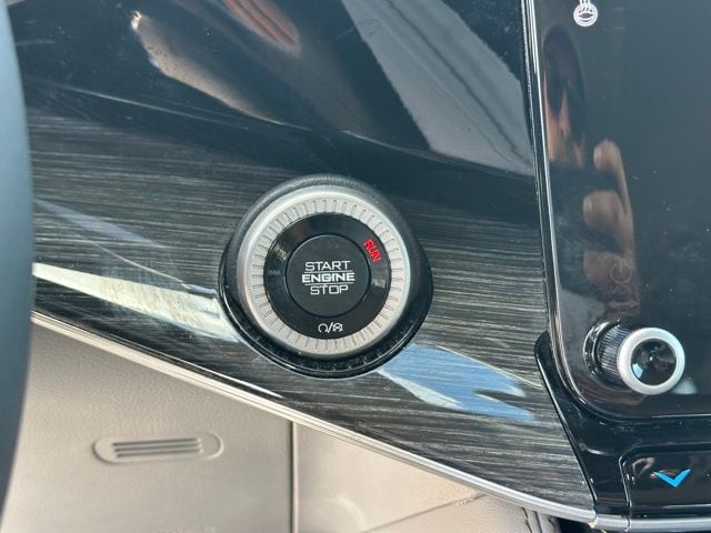2022 Jeep Wagoneer Series III — photo 33 of 36