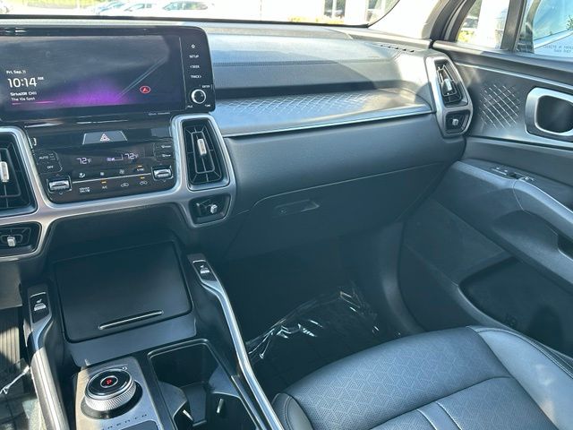 2023 Kia Sorento Hybrid EX — photo 18 of 31