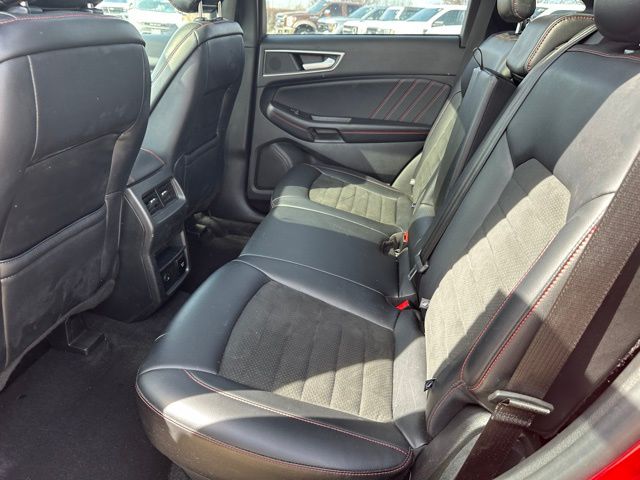2023 Ford Edge ST-Line — photo 12 of 26